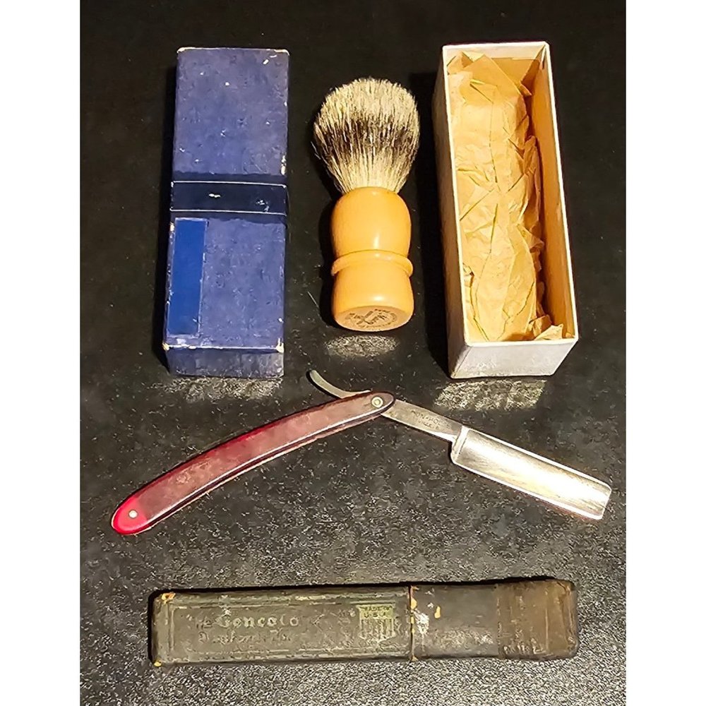 Vintage Shaving Tools: Shaving Brush and‎ Straight Razor